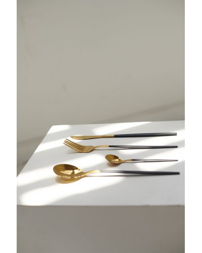 Cubiertos Black&Gold